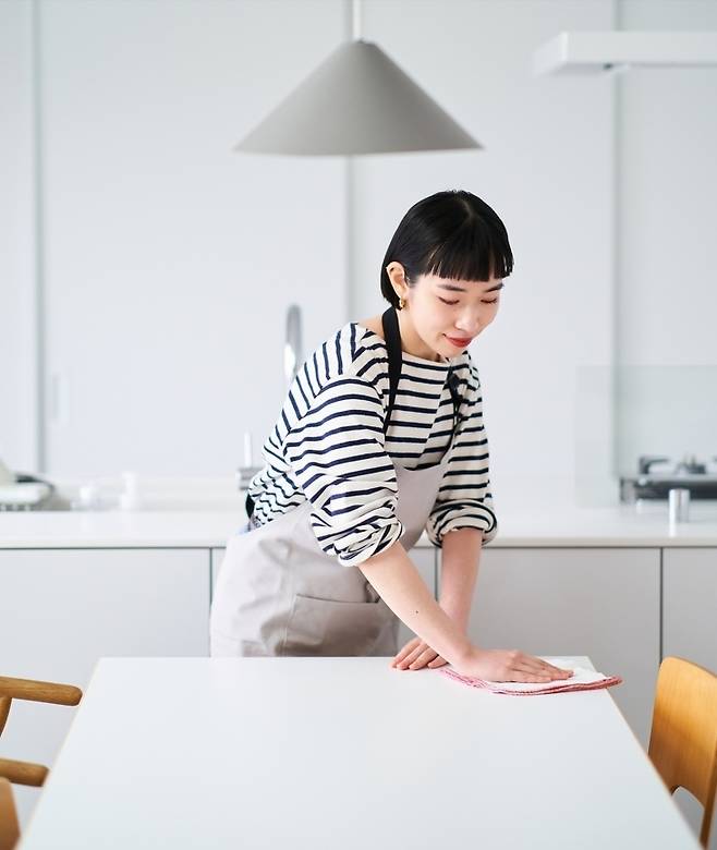 행주는 사용 후 젖은 상태로 방치하지 말고 즉시 빨아서 햇볕에 완전히 말려야 한다. 또 하루 1회 이상 살균을 해야 한다. 게티이미지뱅크