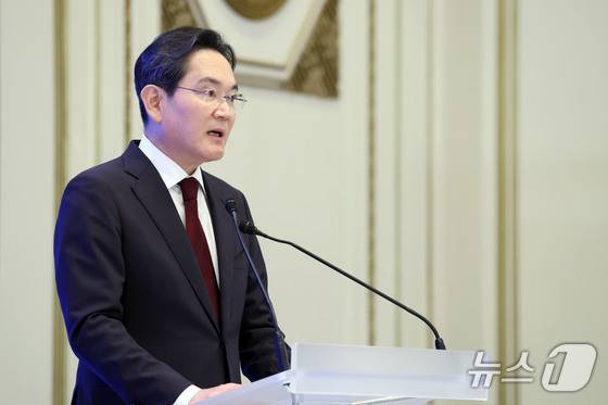 이재용 삼성전자 회장이 29일 청와대 영빈관에서 열린 대한민국 대도약 3대 메가프로젝트 국민보고회에서 투자계획를 발표하고 있다. 2026.6.29/뉴스1 이재명 기자