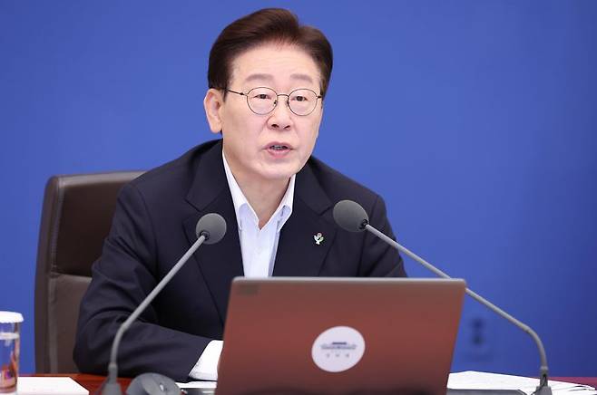 이재명 대통령이 30일 청와대에서 열린 국무회의 겸 비상경제점검회의에서 발언하고 있다. 뉴시스