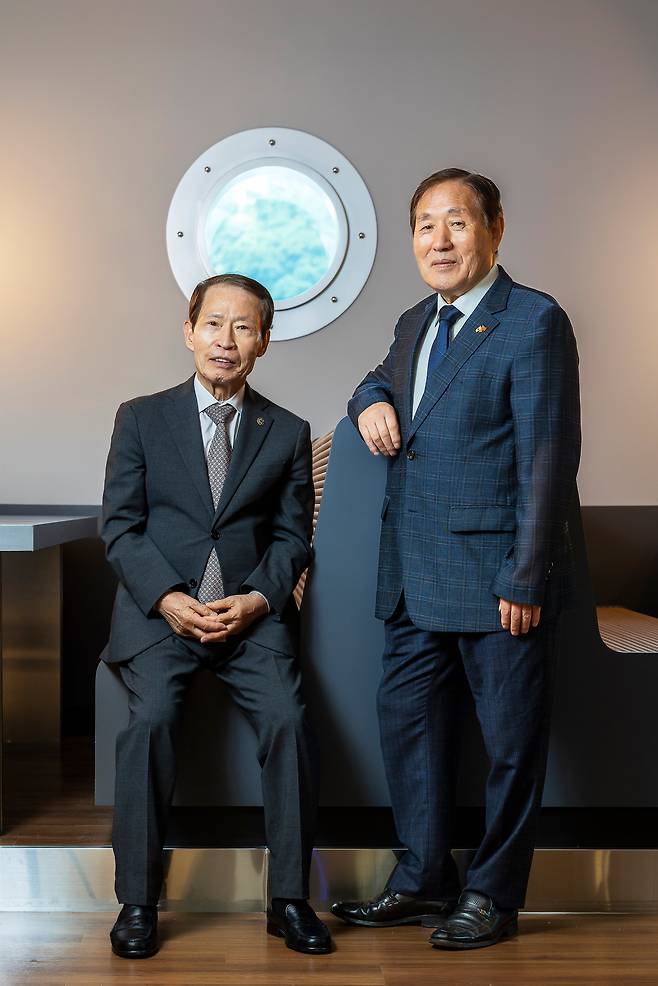 '김치 5호' 이경필(오른쪽)씨는 "우리 스스로 나라를 지킬 힘이 있어야 다른 나라의 도움도 받을 수 있다"며 '자주국방'을 강조했다. /양수열 영상미디어 기자