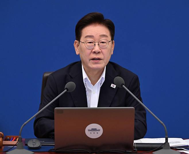 이재명 대통령이 14일 청와대에서 열린 국무회의에서 발언하고 있다. 왕태석 선임기자