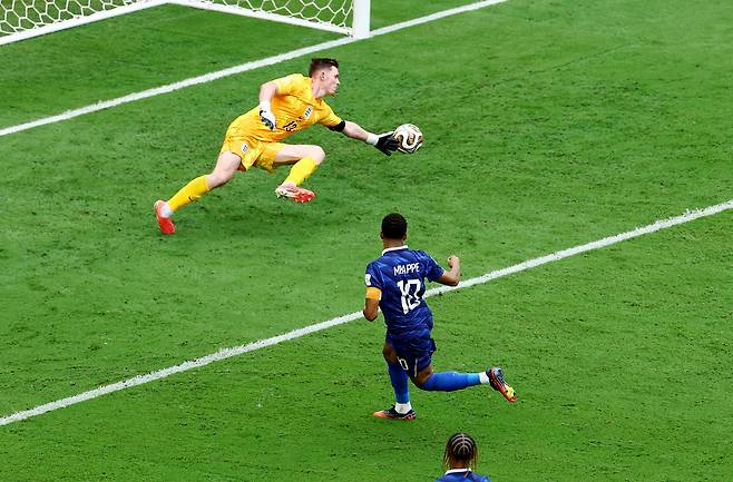 축구 - 2026 FIFA 월드컵 - 동메달 결정전 - 프랑스 대 잉글랜드 - 미국 플로리다주 마이애미 가든스 마이애미 스타디움 - 2026년 7월 19일 프랑스의 킬리안 음바페가 선제골을 넣고 있다. 로이터연합뉴스