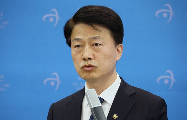 감사원 최달영 사무총장이 2일 서울 종로구 감사원에서 긴급 브리핑을 열고 더불어민주당의 최재해 감사원장 탄핵 추진에 대한 입장을 밝히고 있다. 2024.12.2. 연합뉴스