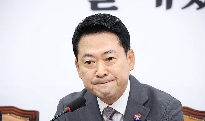 국민의힘 장동혁 대표가 23일 국회에서 열린 최고위원회의에 참석해 있다. 연합뉴스