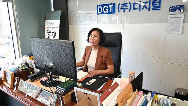 이은영 대표가 업무를 수행하고 있다.(사진=정철희 기자)