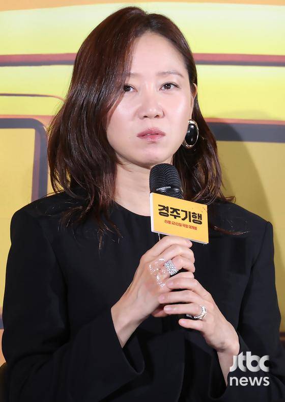 27일 오전 서울 광진구 롯데시네마 건대입구점에서 영화 '경주기행' 제작보고회가 열렸다. 김미조 감독, 배우 이정은, 공효진, 박소담, 이연이 참석했다. 박세완 엔터뉴스팀 기자 park.sewan@jtbc.co.kr