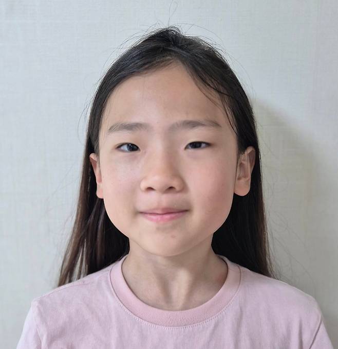 제39회 대한민국 학생발명전시회에서 ‘초기 화재 대피 호흡 그립톡’으로 대통령상을 받은 김지온(칠천초 5)양./한국발명진흥회