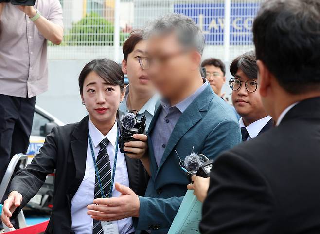 영장 실질 심사 출석하는 광산경찰서 형사과장(사진=연합뉴스)