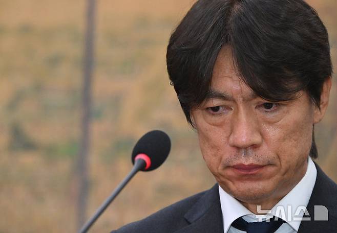 홍명보 전 축구 국가대표팀 감독이 30일 서울 여의도 국회에서 열린 문화체육관광위원회의 대한축구협회 현안 관련 청문회에 출석해 질의를 듣고 있다. /사진=뉴시스