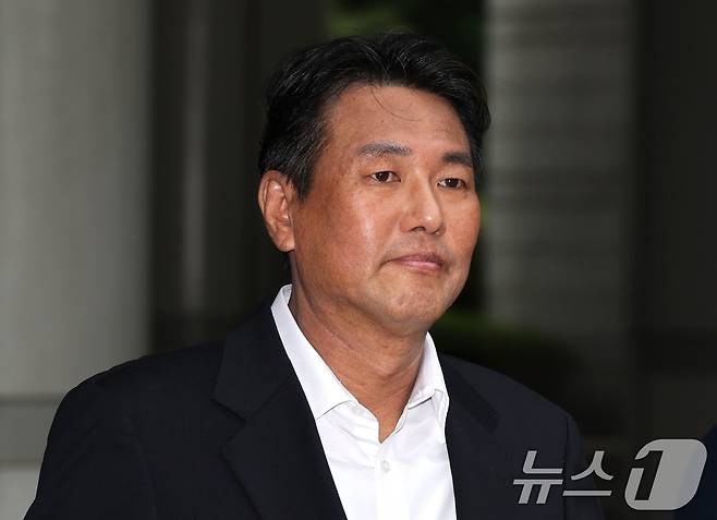 계엄 정당화 메시지를 우방국에 전달한 혐의를 받는 김태효 전 국가안보실 1차장이 10일 오전 서울 서초구 서울중앙지방법원에서 열린 구속 전 피의자 심문(영장실질심사)에 출석하고 있다.(공동취재) 2026.7.10 ⓒ 뉴스1 이광호 기자