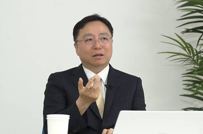박찬순 대한수면학회장이 여름철 수면 건강에 대해 코메디닷컴과 인터뷰하고 있다. 사진=김현중 PD
