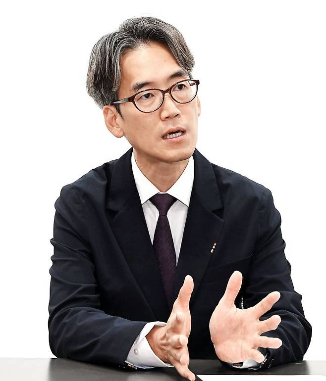 권내건 전 법무부 법무심의관이 5일 서울 강남구 법무법인 트리니티 회의실에서 국민일보를 만나 새로 마련된 형사사법 체계의 문제점을 설명하고 있다. 최현규 기자