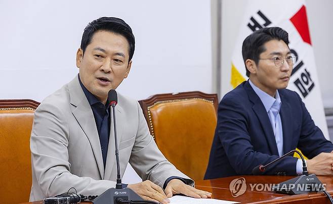 국민의힘 장동혁 대표 기자간담회 (서울=연합뉴스) 황광모 기자 = 국민의힘 장동혁 대표가 5일 국회에서 현안 관련 기자간담회를 하고 있다. 2026.8.5 hkmpooh@yna.co.kr