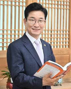 윤건영 충북교육감