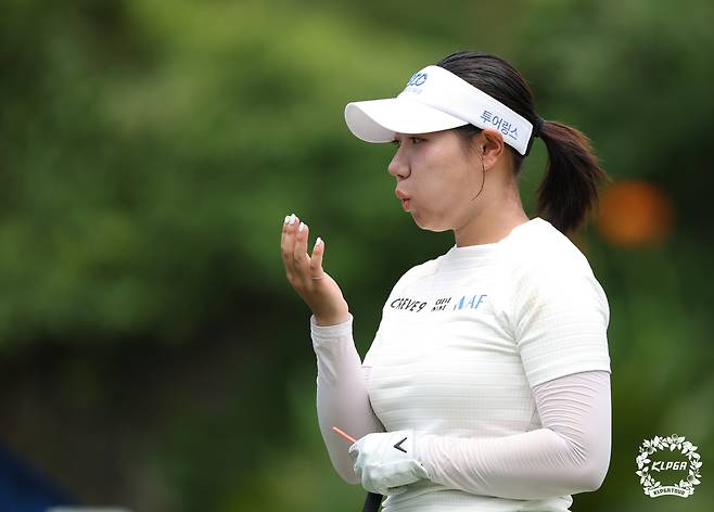 강채연이 7일 제주 서귀포의 테디밸리 골프앤리조트에서 열린 제주삼다수 마스터스 2라운드 경기에 나서고 있다. 사진 제공=KLPGA
