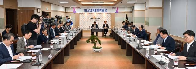 대구시가 500억원 이상 공공공사 공구분할 사전검토와 지역 하도급률 70% 목표, 1천300억원 규모 금융지원 등을 통해 침체된 지역 건설업계 지원에 나선다. 대구시 제공