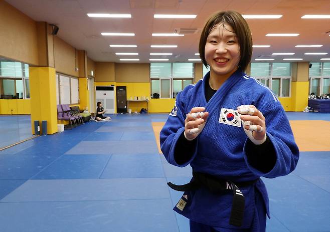 유도 국가대표 허미미가 한국체육대학교 승리관에서 잡기 포즈를 취하고 있다. 김재훈 기자
