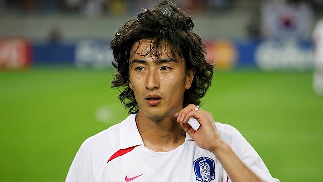 2002년 월드컵 당시 경기장 위에서 모든 것을 쏟아내던 안정환. 뉴스 화면 캡처