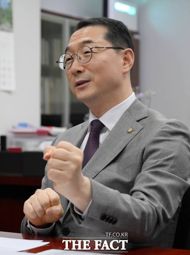 김건 국민의힘 의원은 14일 서울 여의도 국회 의원회관에서 <더팩트>에 "동포 사회가 탈이념화·탈정치화돼 동포로서의 정체성이 긍정적인 요소로 작용할 수 있도록 고민해야 한다"고 강조했다. /서예원 기자