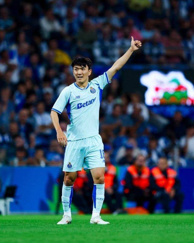 리그 데뷔전에서 어시스트를 기록한 황인범. ⓒ FC포르투