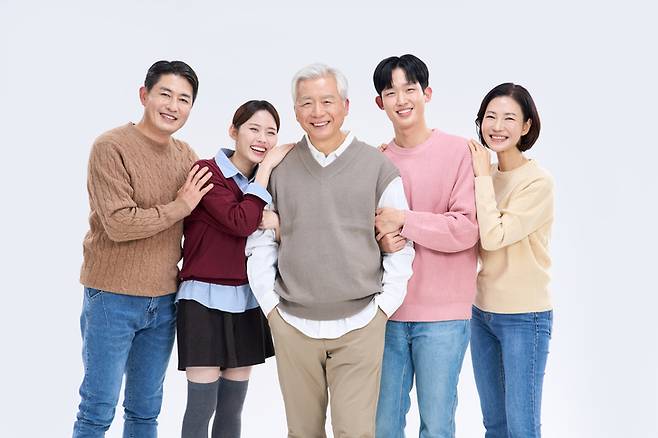 가족사진을 예약했다가 촬영이 끝난 뒤 원본 사진과 앨범·액자 비용으로 700만원이 넘는 금액을 결제했다는 사연이 전해졌다. 기사 내용과 관련이 없는 자료사진./사진=게티이미지뱅크.