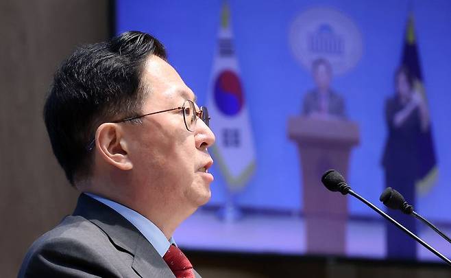 국회 국방위원회 소속 국민의힘 유용원 의원이 18일 국회 소통관에서 우크라이나에 대한 북한군 추가 파병 등에 대비해 천궁-Ⅱ 지원을 검토할 것을 촉구하고 있다. 연합뉴스