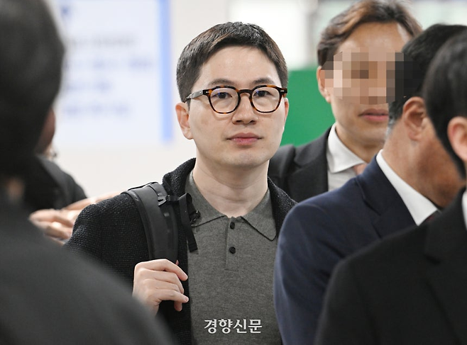 헌법재판관 미임명과 졸속 지명 등 혐의로 기소된 이원모 대통령실 공직기강비서관이 지난 6월 10일 서울 서초구 서울중앙지법에서 열린 공판에 출석하고 있다. 사진공동취재단