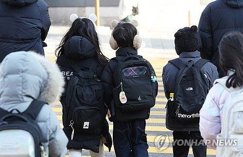 등교하는 초등학생들의 모습. 기사 내용과 관련 없음. /사진=연합뉴스
