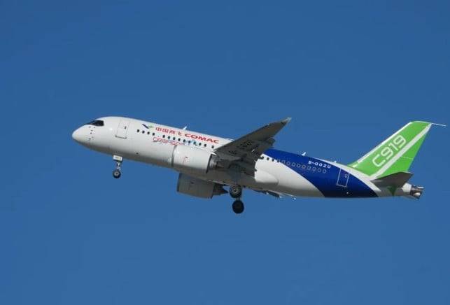 중국이 C919를 중심으로 엔진뿐 아니라 실란트·도료·볼트·세정제 등 항공 소재와 부품까지 국산화 범위를 넓히며 서방 공급망 의존도를 낮추고 있다. 신화연합