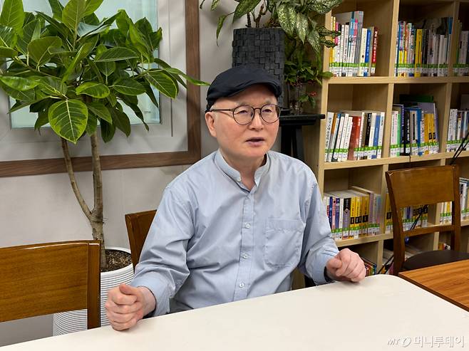 지난 14일 경기 포천시에서 만난 포천이주노동자센터 대표 김달성 목사(71)./사진=이현수 기자.