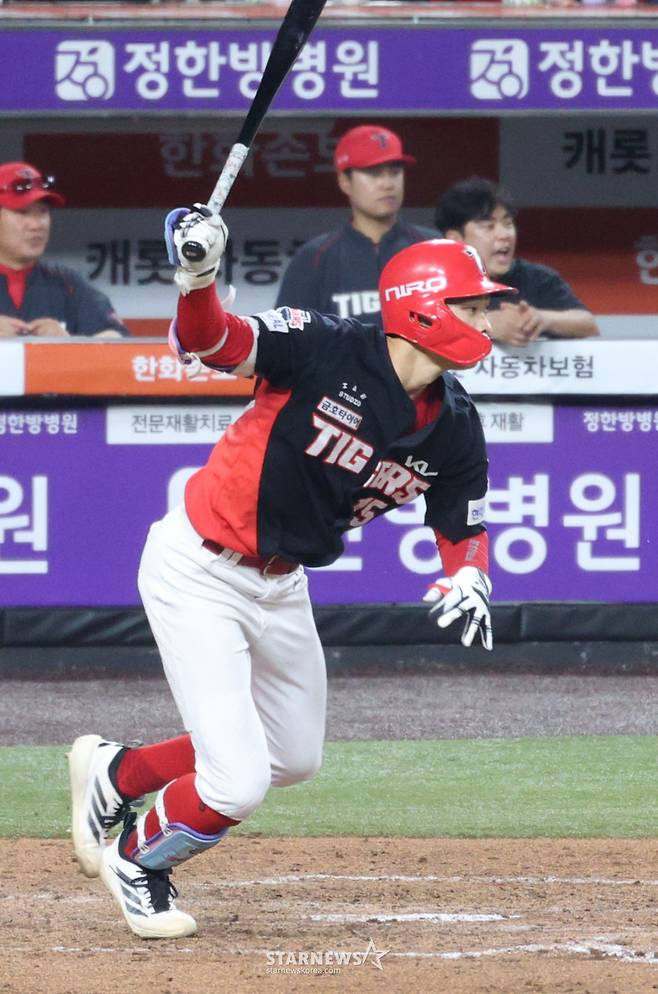 2026 신한 SOL KBO리그 한화 이글스 대 KIA 타이거즈 경기가 18일 대전한화생명볼파크에서 열렸다. KIA 박재현이 4회초 2사 1,2루에서 1타점 적시타를 날리고 있다. /사진=김진경 kim.jinkyung@