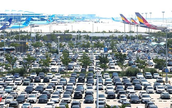 인천국제공항 주차장. 인천공항공사