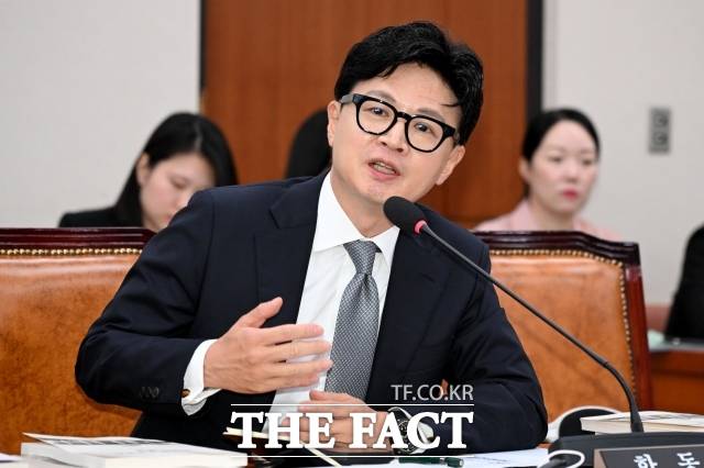 한동훈 무소속 의원은 23일 자신의 페이스북에 노웅래 전 더불어민주당 의원의 불법 정치자금 수수 혐의 무죄 판결과 관련한 이재명 대통령의 사과를 '공소취소 빌드업'이라고 주장했다. /박상민 기자