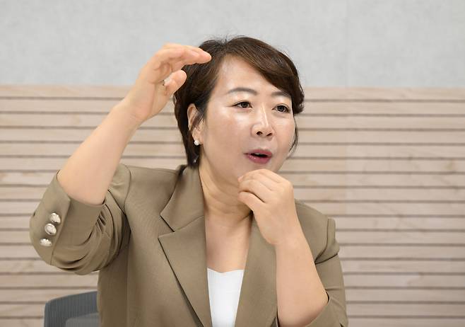 이준이 부산대 기후과학연구소 교수가 22일 서울 강남구의 한 공유오피스 회의실에서 국민일보와 만나 기후위기 문제의 심각성을 설명하고 있다. 이 교수는 기후변화에 관한 정부간 협의체(IPCC) 6차 제1실무그룹 보고서의 챕터 총괄주저자, 종합보고서의 핵심저자를 맡은 바 있다. 현재 7차 보고서에도 저자로 참여 중이다. 최현규 기자
