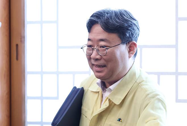 하준경 경제성장수석이 18일 청와대에서 열린 제1회 을지국무회의에 입장하고 있다. 2026.8.18 ⓒ 뉴스1 허경 기자