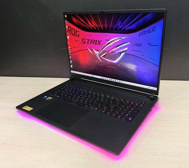 2026년형 에이수스 ROG 스트릭스 스카 18(2026 ROG Strix SCAR 18, G835) / 출처=IT동아