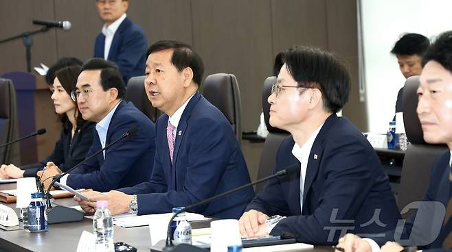 구윤철 부총리 겸 재정경제부 장관이 지난 7월 세종시 나성동 한미전략투자공사에서 열린 1차 한미전략투자 운영위원회를 주재하며 발언하고 있다.ⓒ 뉴스1 김기남 기자