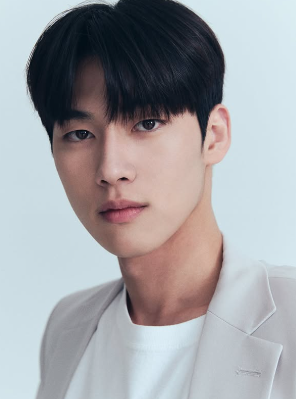 홍민기. 페이블 컴퍼니