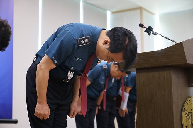 고개 숙인 제주경찰청장 /사진=연합뉴스