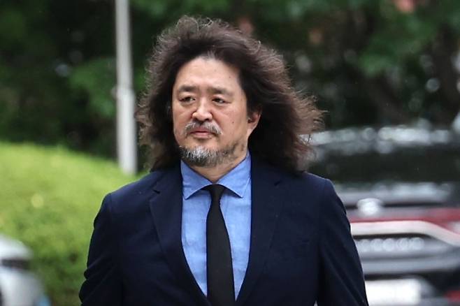 방송인 김어준이 지난 7월 14일 오후 서울 도봉구 서울북부지방법원에서 열린 이동재 전 채널 A 기자 명예훼손 혐의 선고 공판에 출석하고 있다. 2026.7.14. 뉴스1