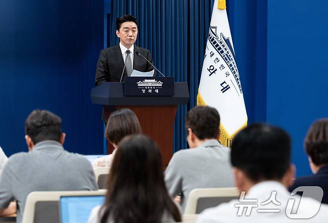 강훈식 비서실장이 30일 청와대에서 인사 관련 브리핑을 하고 있다. 2026.8.30 ⓒ 뉴스1 이재명 기자