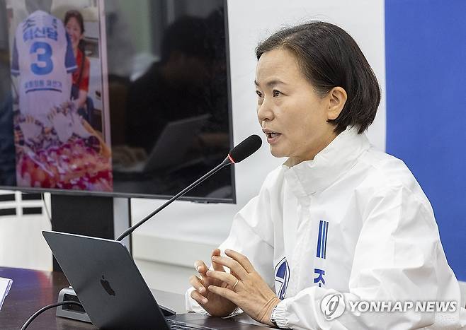 조국혁신당 이해민 선대위 총괄본부장 기자간담회 (서울=연합뉴스) 황광모 기자 = 조국혁신당 이해민 중앙당 선거관리위원회 총괄본부장이 1일 국회에서 기자간담회에서 발언하고 있다. 2026.6.1 hkmpooh@yna.co.kr