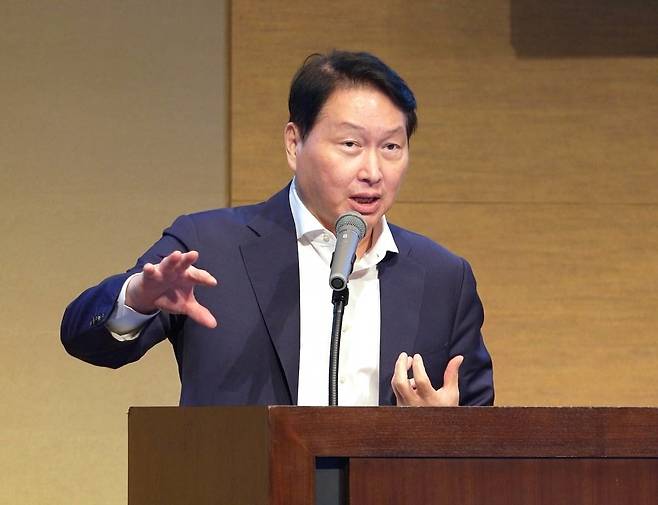 최태원 대한상공회의소 회장이 30일 일본 센다이 웨스틴호텔에서 열린 '한일 저출산 대응 교류위원회 1차 회의 겸 저출산 대응 심포지엄'에서 개회사를 하고 있다. (대한상공회의소 제공. 재판매 및 DB 금지) 2026.8.30/뉴스1