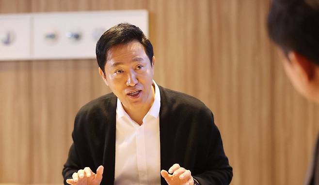 서울시가 4050세대를 위한 장기 연금 지원사업 도입을 추진한다. 오세훈 서울시장. 연합뉴스