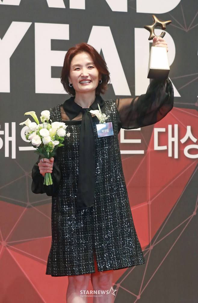 방송인 박경림이 '2024 올해의 브랜드 대상' 포토월 행사에 참석해 포즈를 취하고 있다. /2024.09.03 /사진=이동훈