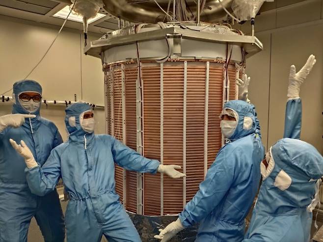 이탈리아 그란사소 산맥 지하 1400m에 설치된 XENONnT-TPC. XENON Collaboration 제공