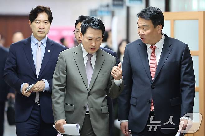 장동혁 국민의힘 대표와 당 조직강화특별위원장을 맡고 있는 정희용 사무총장.(뉴스1 DB)ⓒ 뉴스1 신웅수 기자
