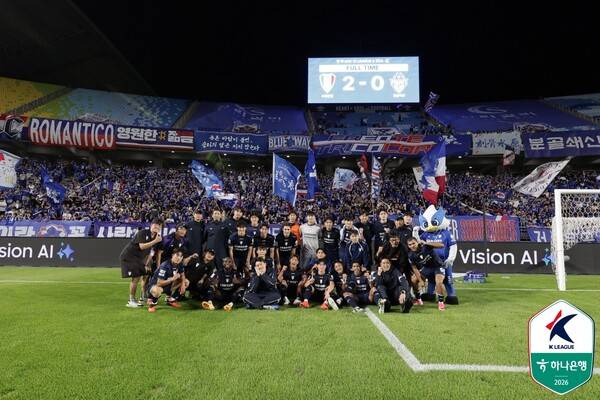 3년 만의 K리그1 복귀에 청신호를 밝히는 중인 수원 삼성. ⓒ프로축구연맹
