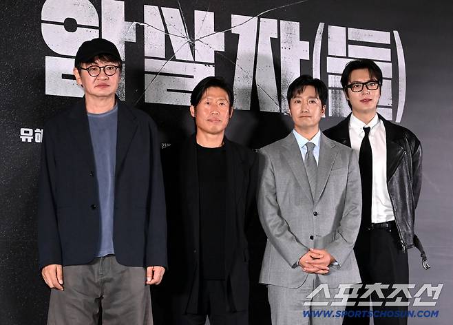 8일 메가박스 코엑스에서 열린 영화 '암살자(들)'의 언론시사회. 허진호 감독, 유해진, 박해일, 이민호가 포즈를 취하고 있다. 허상욱 기자wook@sportschosun.com/2026.09.08/