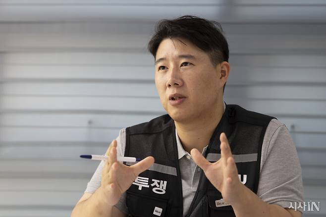 8월7일 최승호 초기업노조 삼성전자지부 위원장이 <시사IN>과 인터뷰하고 있다. ⓒ시사IN 이명익